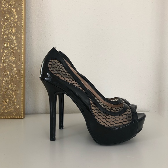 Heels - Picture 2 of 4